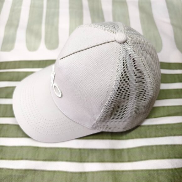 🍩ALO Yoga Curved Brim Hat | Women's Light Hat | Bone Color - Picture 2 of 5